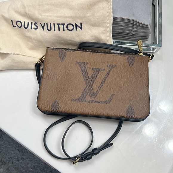 🚫SOLD🚫Louis Vuitton Double Zip Pochette - Picture 3 of 6
